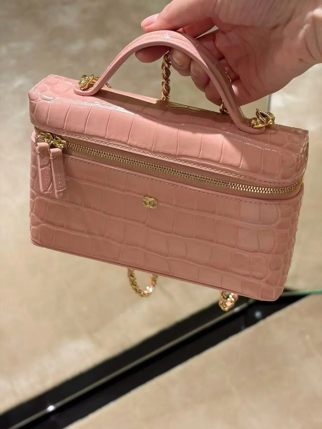 Chanel Vanity Slim Top Handle Croco Embossed Pink - photo 5